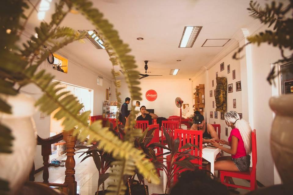 Latinos Hostel เสียมราฐ ภายนอก รูปภาพ