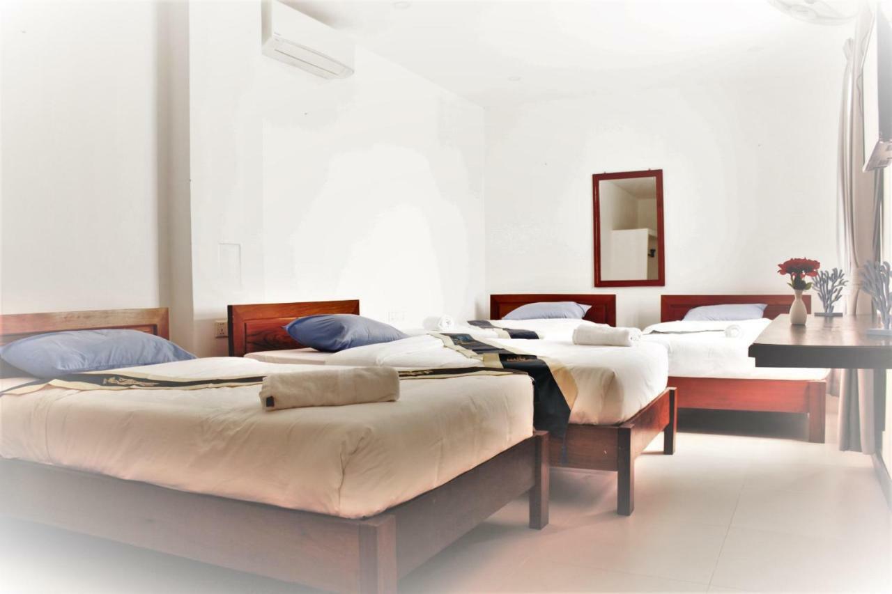Latinos Hostel เสียมราฐ ภายนอก รูปภาพ