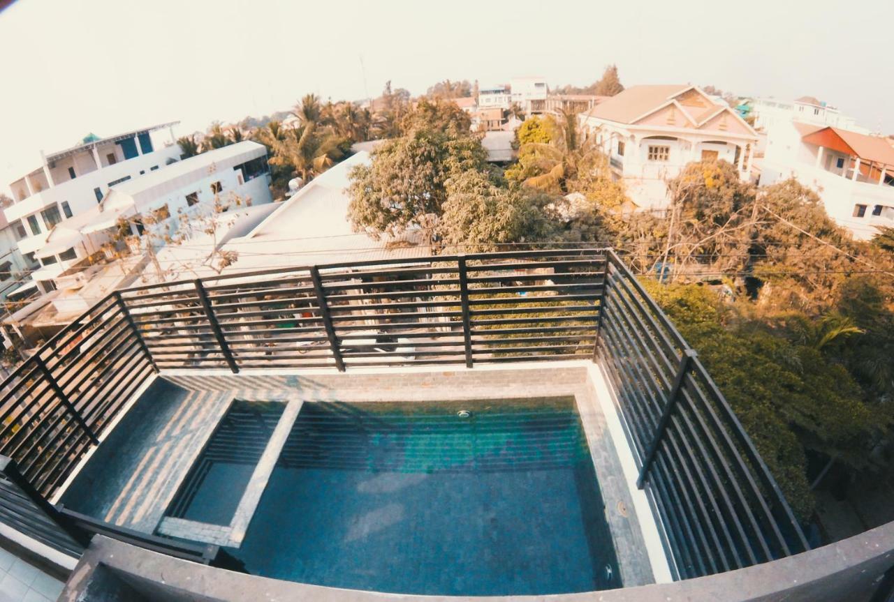 Latinos Hostel เสียมราฐ ภายนอก รูปภาพ